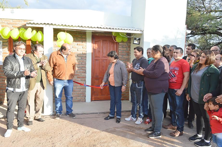 Las viviendas sociales beneficiaron a varias familias de Ambargasta en Ojo de Agua