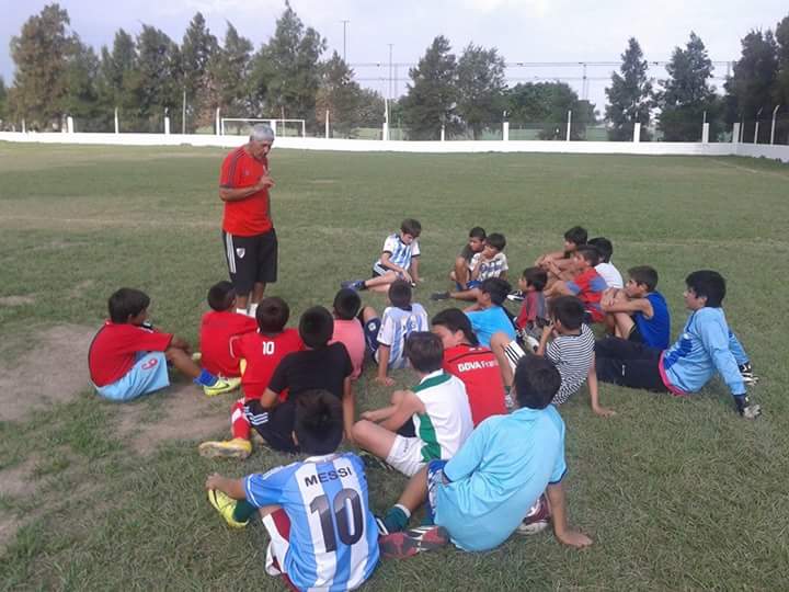 River Plate convoca a una prueba regional de juveniles en Bandera River Plate convoca a una prueba regional de juveniles en Bandera