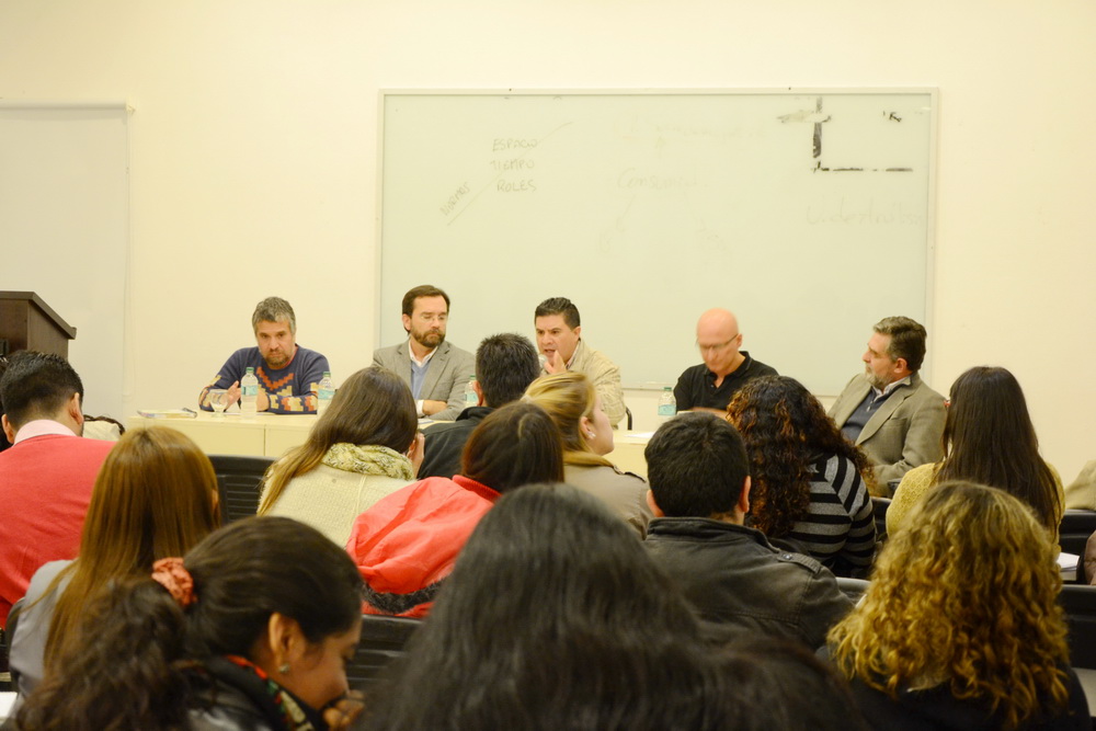 Inició el ciclo de conferencias en la Facultad de Humanidades