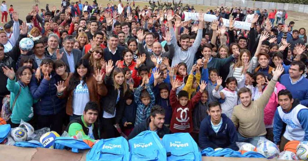 Mirolo y autoridades nacionales encabezaron una exitosa jornada recreativa y cultural en el barrio Independencia