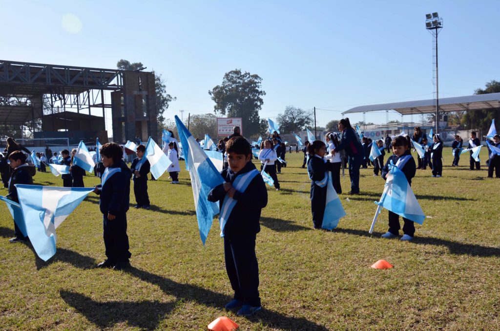 Emotiva promesa a la bandera de los Jardines de Infantes Municipales Emotiva promesa a la bandera de los Jardines de Infantes Municipales