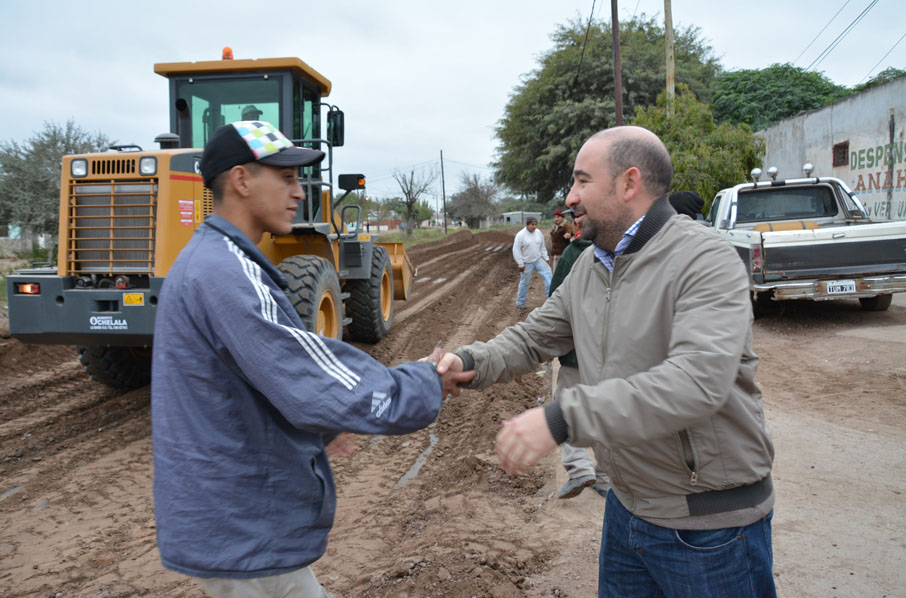 Mirolo destacó el avance de las obras de pavimentación en los barrios Matadero Viejo y Gorrini Mirolo destacó el avance de las obras de pavimentación en los barrios Matadero Viejo y Gorrini