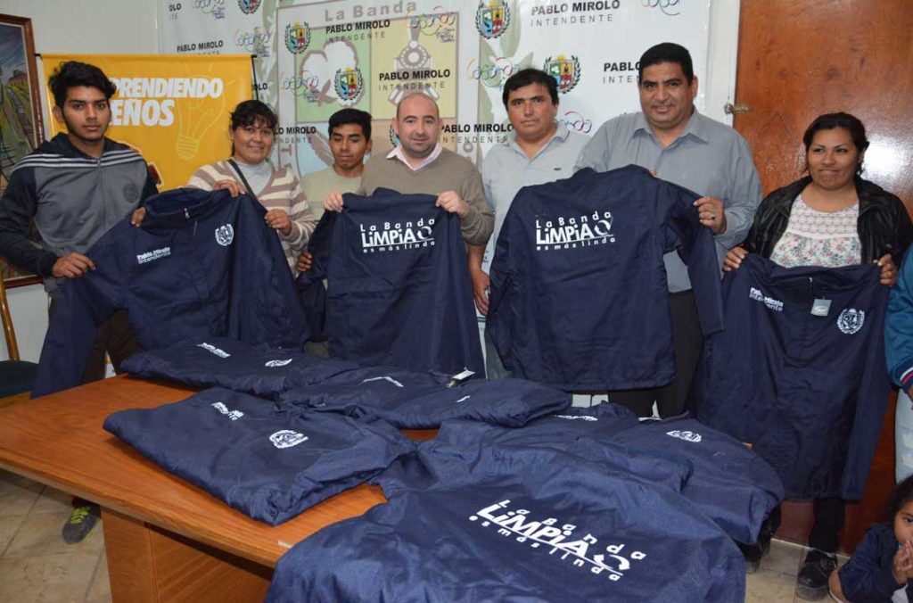 La Banda Limpia: Más de 100 empleados recibieron indumentaria
