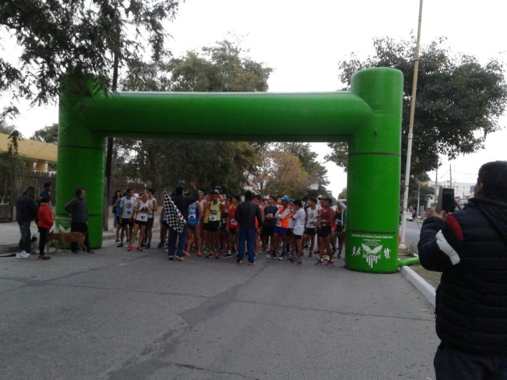 Más de 300 atletas participaron de la Maratón “Día de la Bandera” en pleno centro bandeño Más de 300 atletas participaron de la Maratón “Día de la Bandera” en pleno centro bandeño