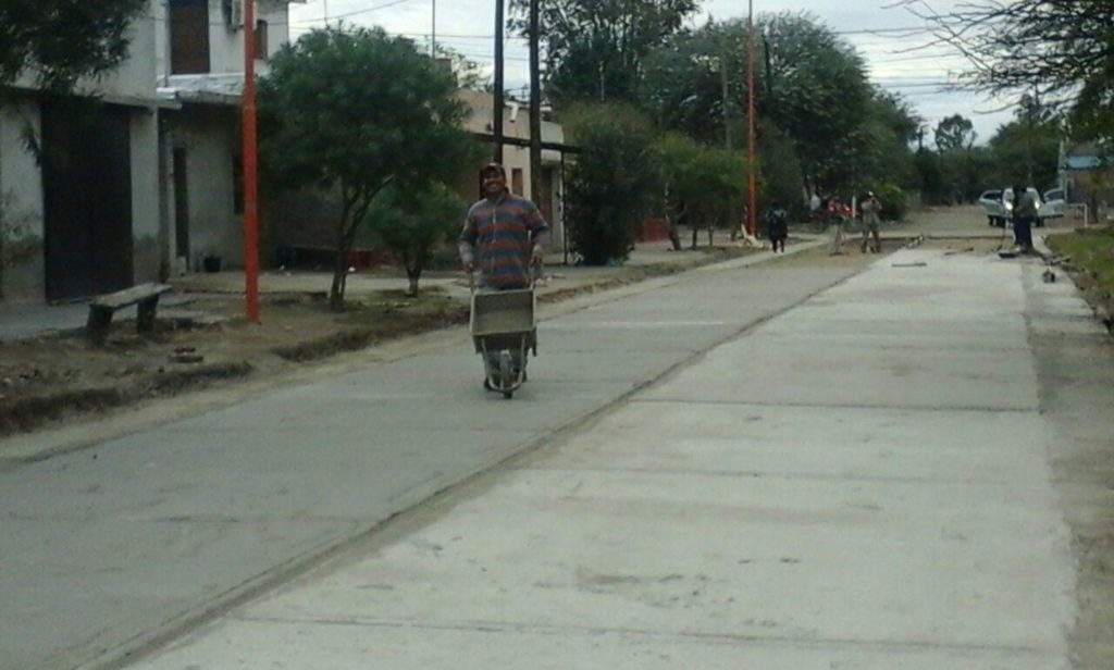 La Municipalidad de Clodomira amplió el pavimento en el barrio Ramos Mejía