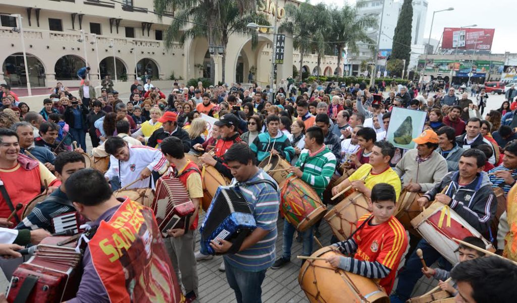 Masiva procesión por las calles de Las Termas de Río Hondo Masiva procesión por las calles de Las Termas de Río Hondo