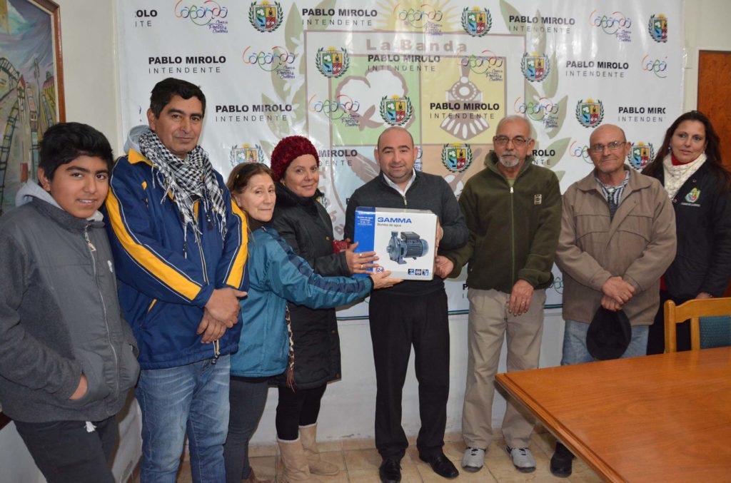 Vecinos del barrio Jerarquizado recibieron una bomba de agua centrifuga Vecinos del barrio Jerarquizado recibieron una bomba de agua centrifuga
