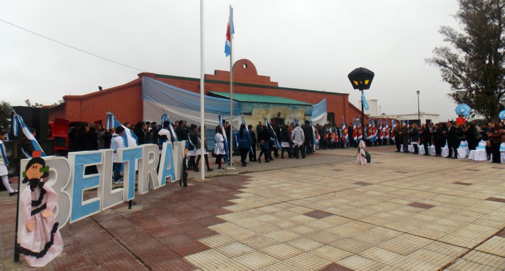 Las escuelas de Beltrán le pusieron color a los festejos del 9 de Julio