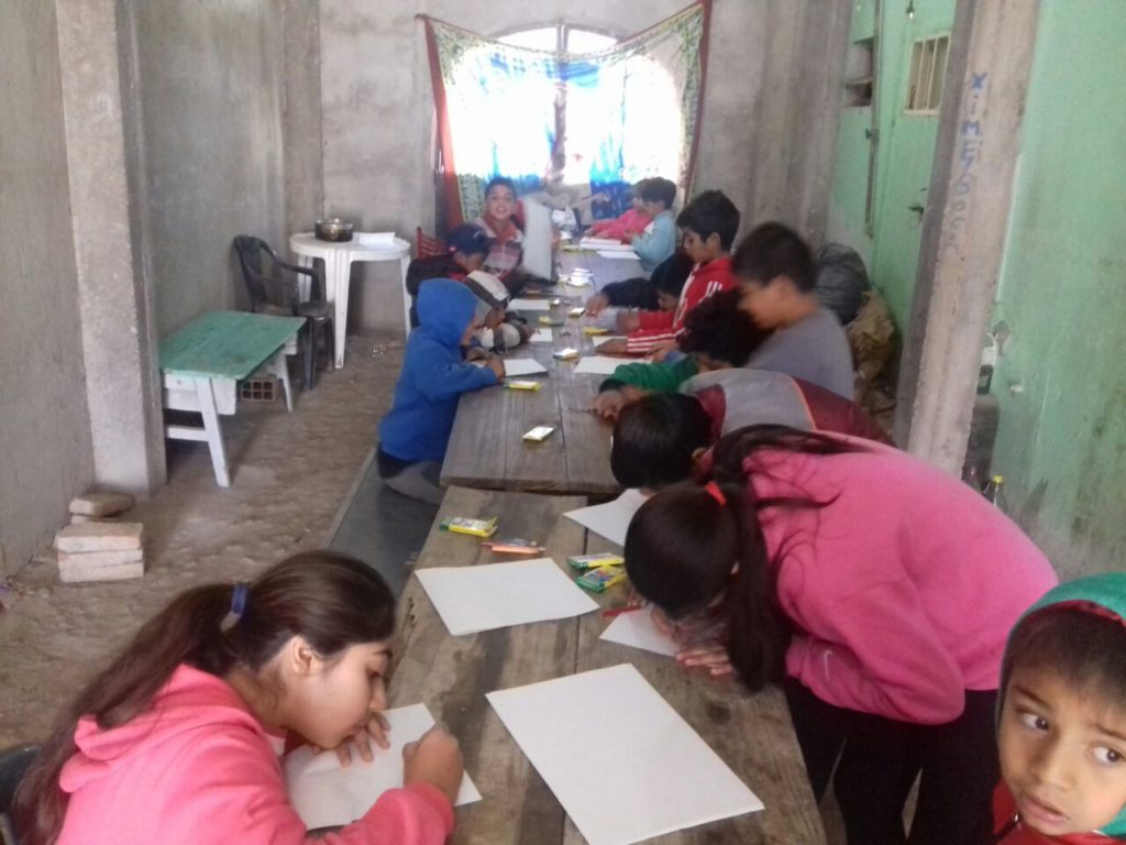 La Dirección de Cultura trabaja en barrios con actividades artísticas para niños y adolescentes