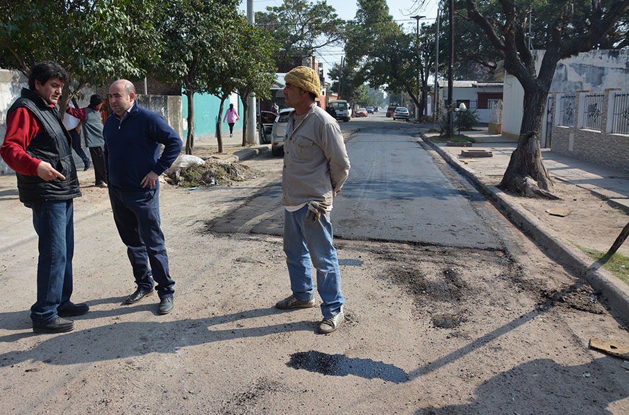 El plan de mejoramiento de calles llegó al barrio Menéndez