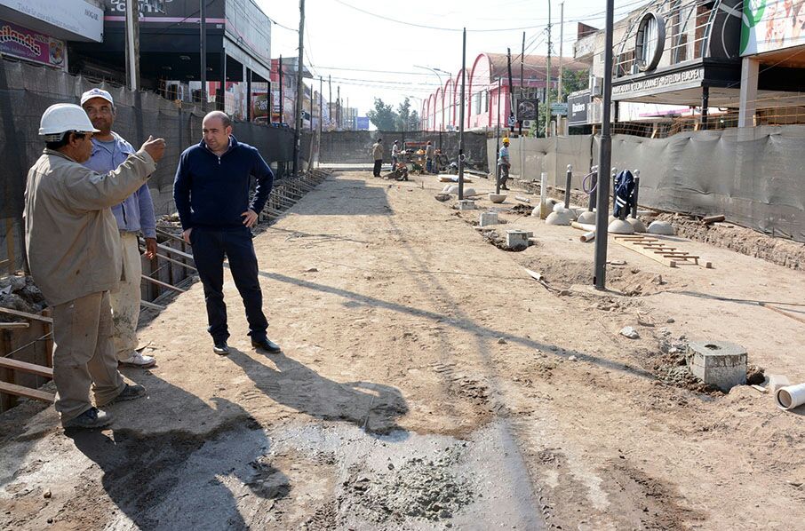 Avanza con buen ritmo la construcción de la semi peatonalización de la calle Alem
