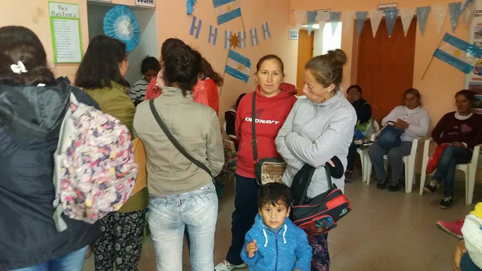 Un centenar de vecinos gestionaron asistencia social en la comuna de Cañada Escobar
