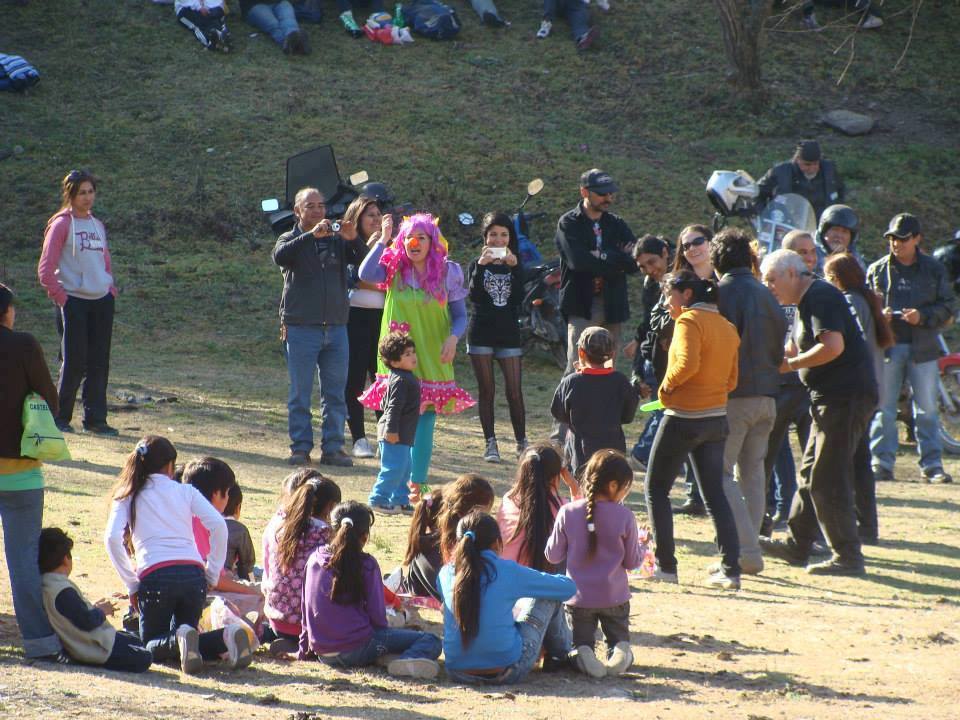 “Ángeles solidarios” piden juguetes e indumentaria para sorprender a niños de Tucumán “Ángeles solidarios” piden juguetes e indumentaria para sorprender a niños de Tucumán