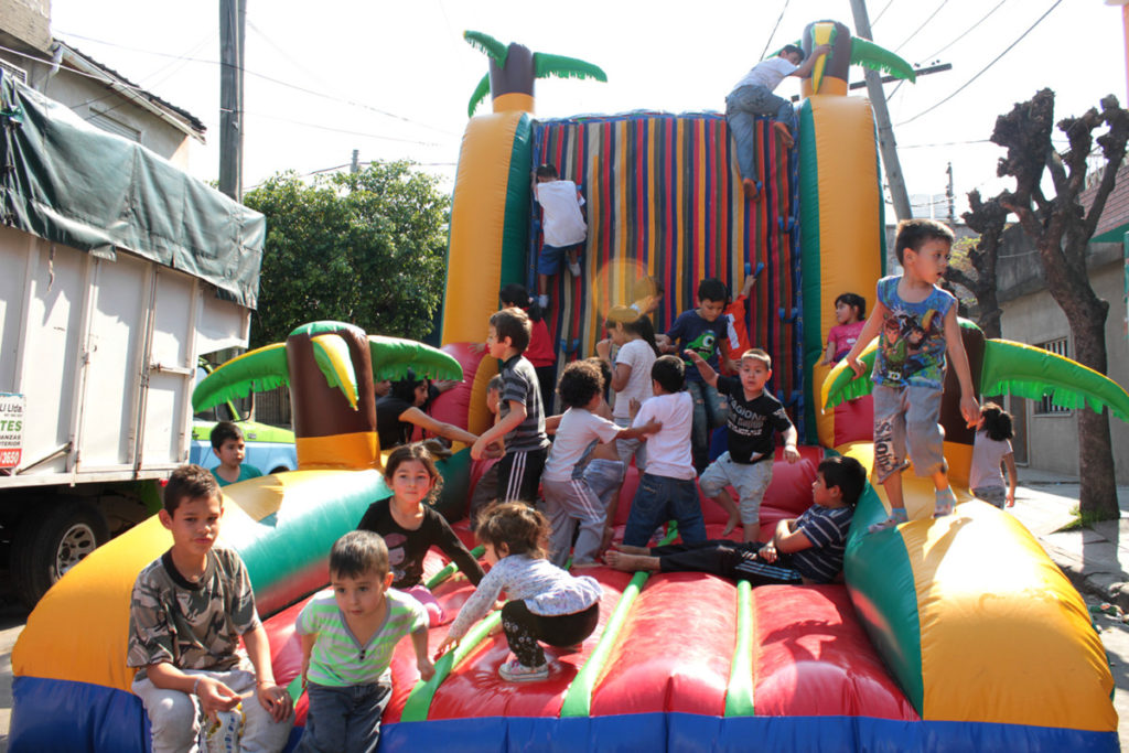 Ardiles prepara una tarde de juegos para los chicos en su día Ardiles prepara una tarde de juegos para los chicos en su día