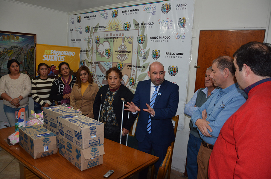 Entregan donaciones a la Dirección de Juntas Vecinales para el Día del Niño Entregan donaciones a la Dirección de Juntas Vecinales para el Día del Niño