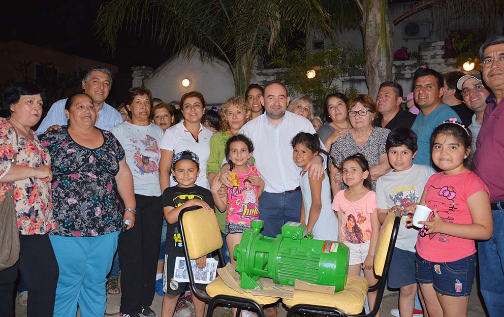 Vecinos del barrio Mishqui Mayu recibieron una bomba de agua