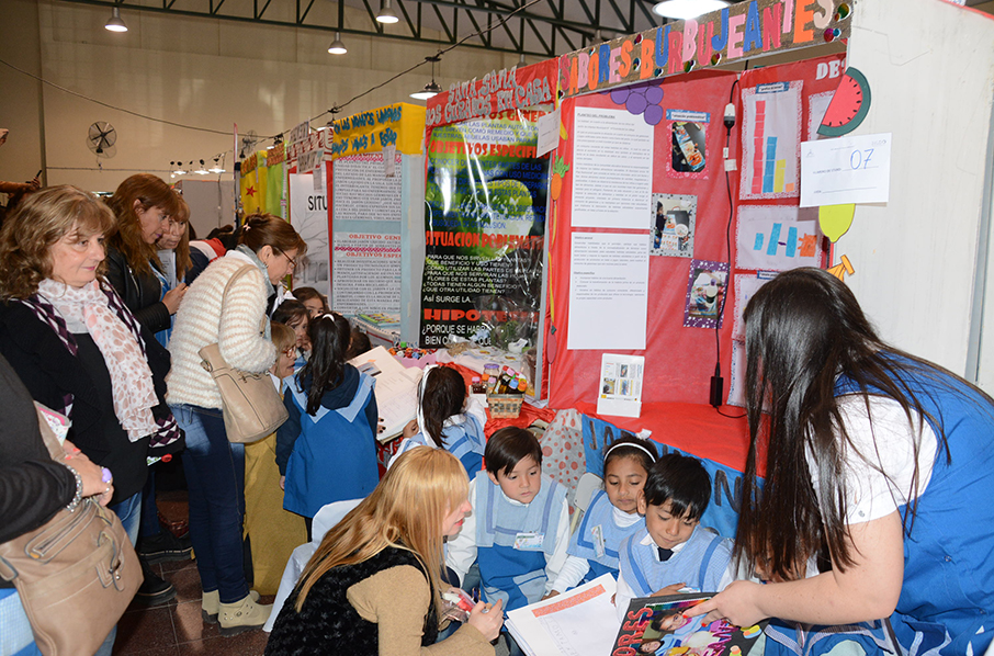 Los jardines municipales se lucieron en la 12º Feria Zonal de Ciencia y Tecnología
