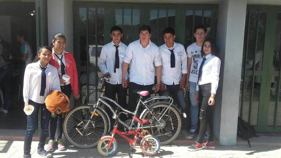 Crearon una bicicleta que genera energía con imanes y acorde a la Ley de tránsito Crearon una bicicleta que genera energía con imanes y acorde a la Ley de tránsito