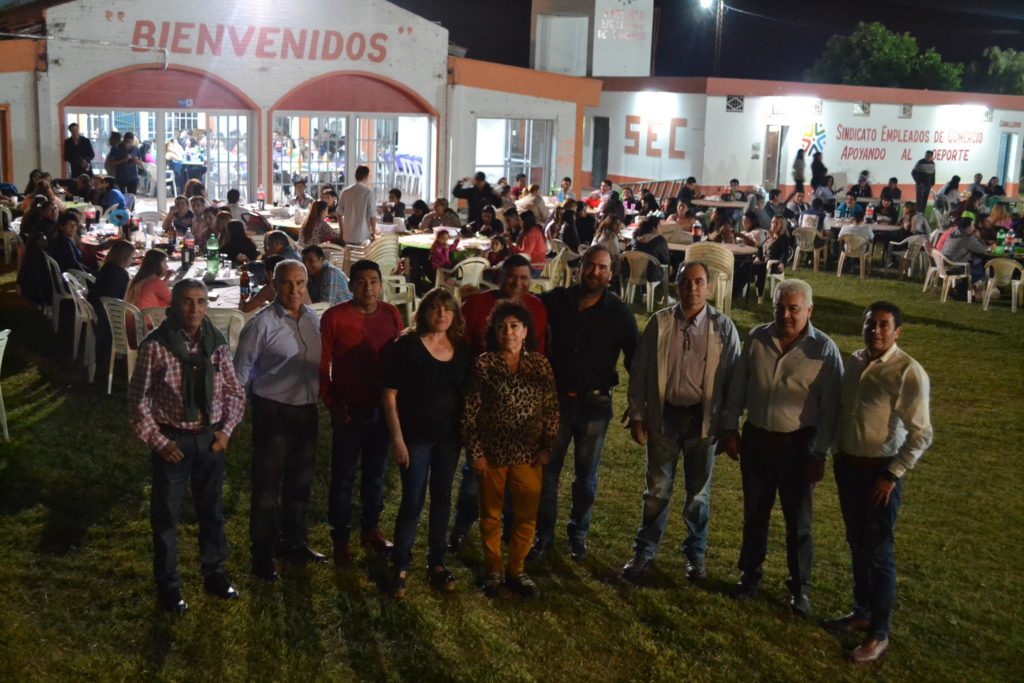 Los empleados mercantiles de La Banda celebraron su día con una cena y baile familiar