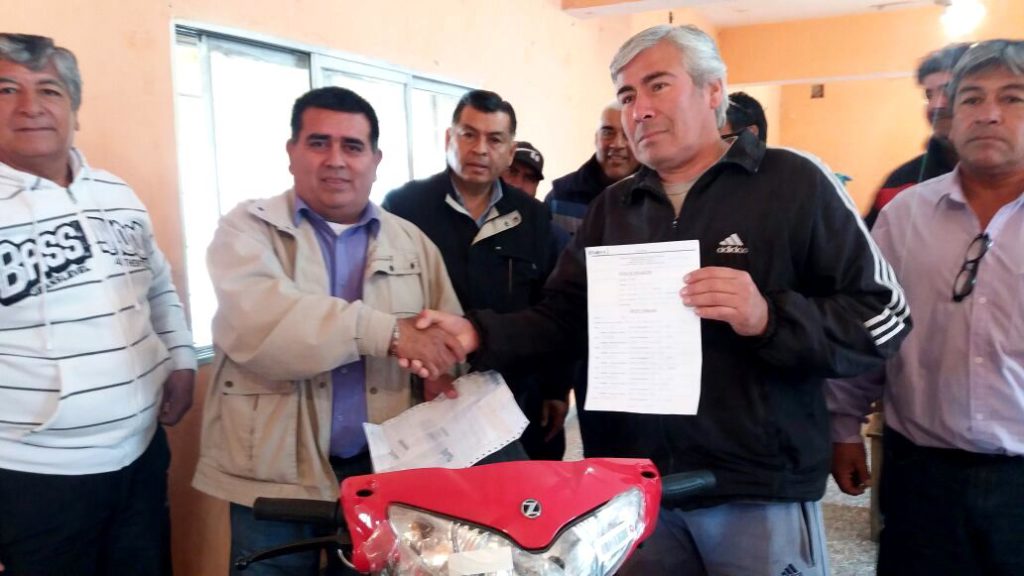 El Suoem sorteó una motocicleta entre sus afiliados