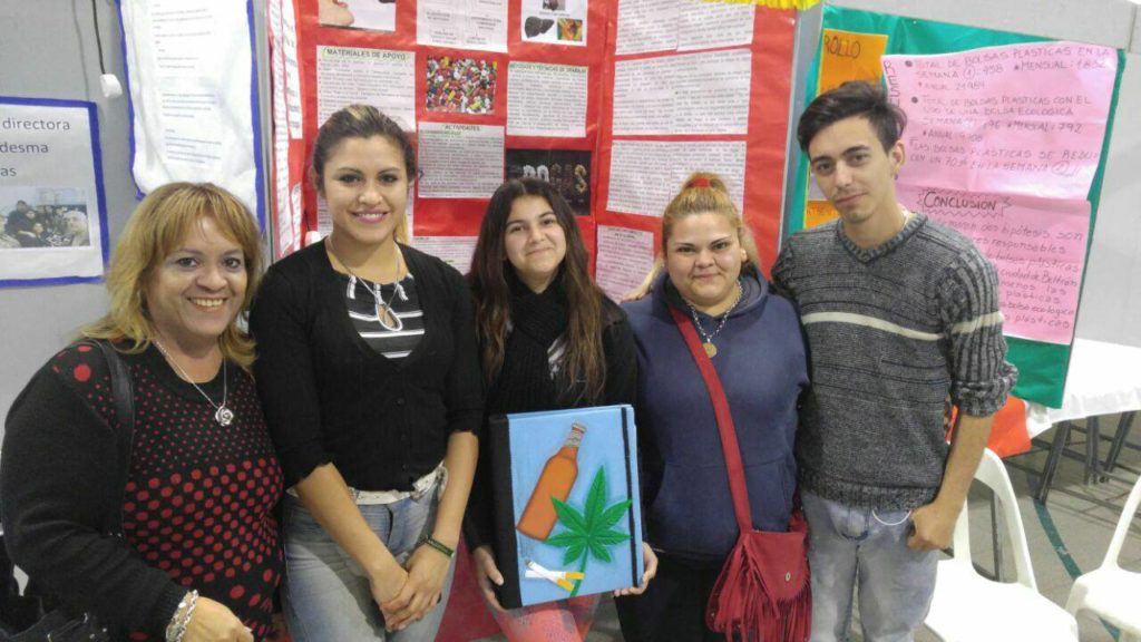 Alumnos del CENS N°4, comprometidos con una difícil realidad social