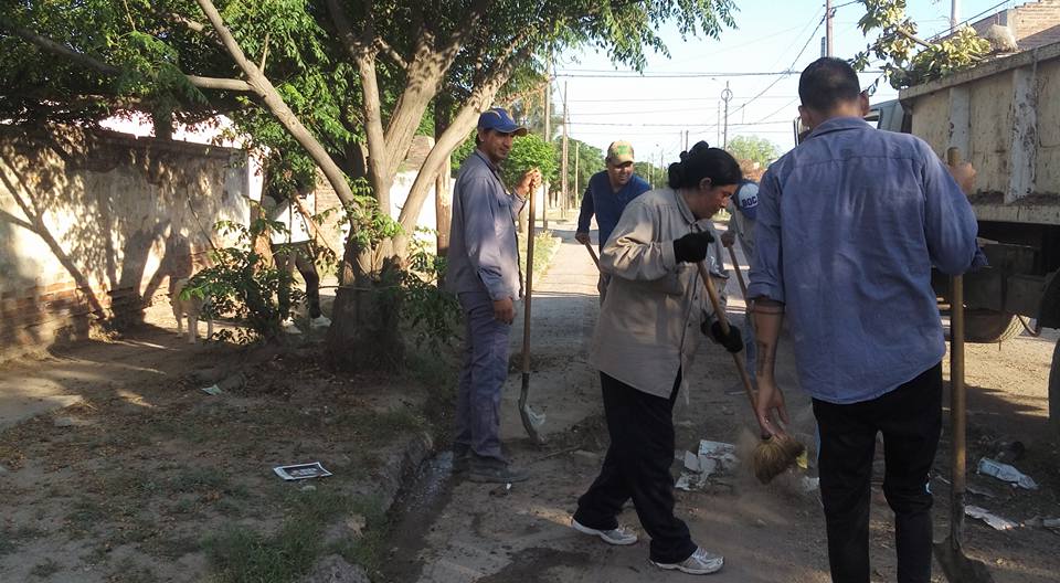 Refuerzan operativos de limpieza en varios barrios bandeños