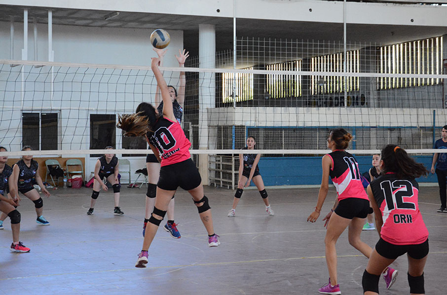 Inició el Torneo provincial de Vóley Femenino en La Banda