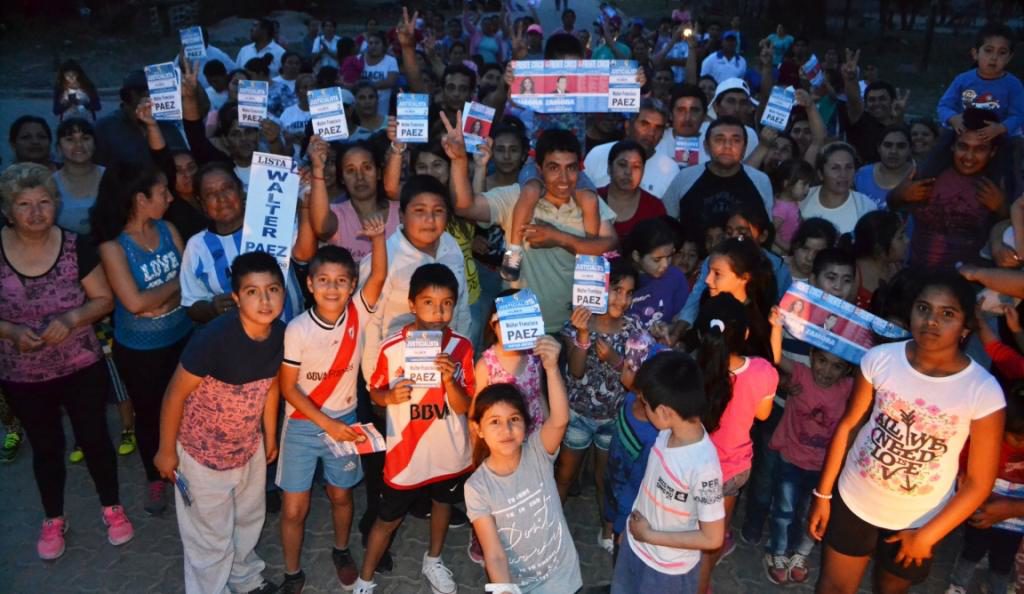 Walter Páez cerró su campaña con una concurrida caminata en Vilmer Walter Páez cerró su campaña con una concurrida caminata en Vilmer