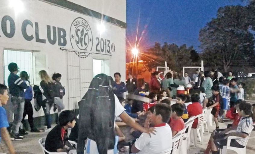 Entregan un subsidio para San Isidro Club
