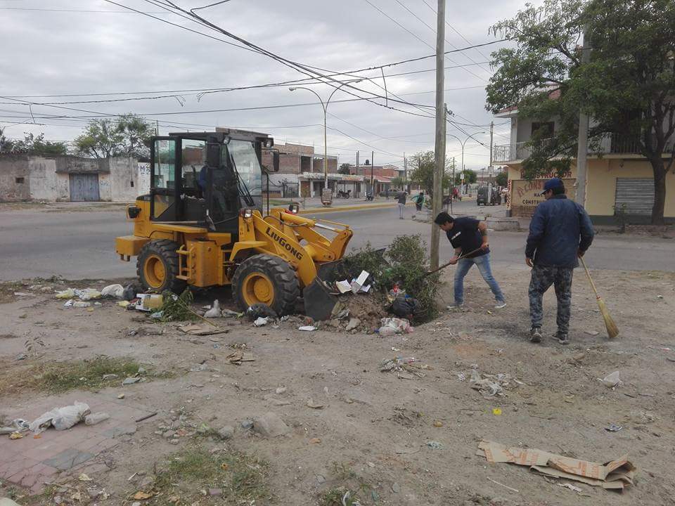 La comuna realizó trabajo de limpieza sobre Av. Aristóbulo del Valle