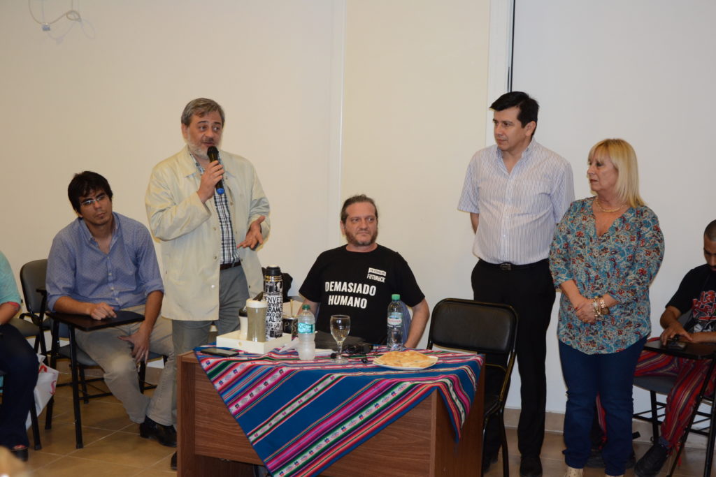 Darío Sztajnszrajber brindó una charla abierta para estudiantes en la Facultad de Humanidades Darío Sztajnszrajber brindó una charla abierta para estudiantes en la Facultad de Humanidades