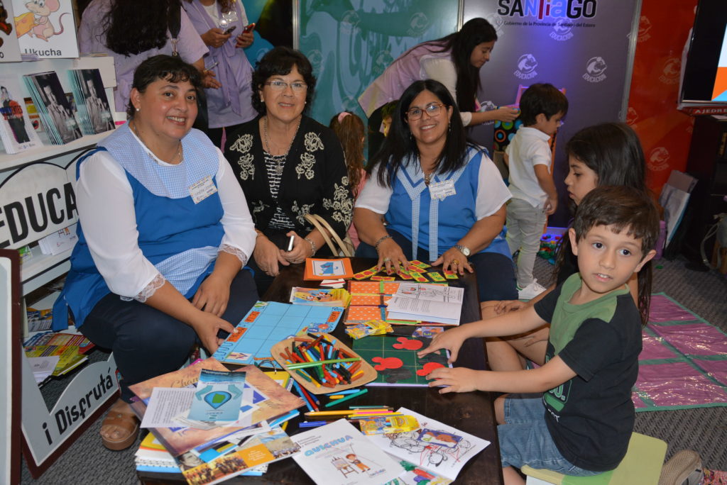 Los jardines de infantes municipales se destacaron en la 8ª Feria Provincial del Libro Los jardines de infantes municipales se destacaron en la 8ª Feria Provincial del Libro