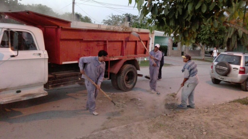 Operativo de limpieza en los barrios Jerarquizado, Gorrini y Cabildo Santiagueño