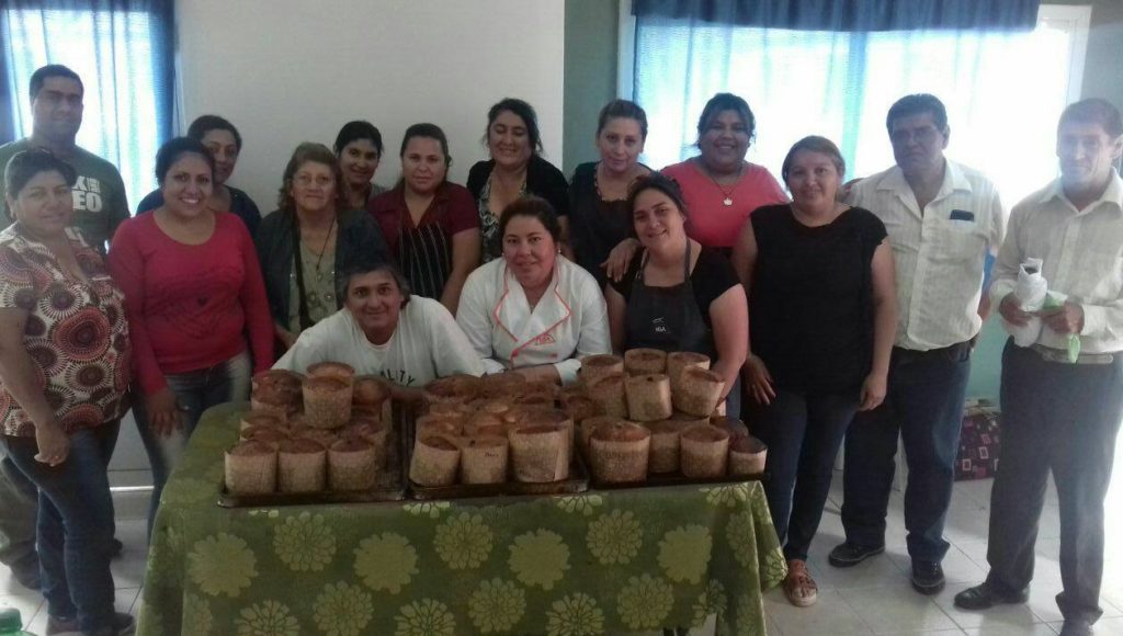 Capacitaron a vecinos loretanos en la elaboración de pan dulce