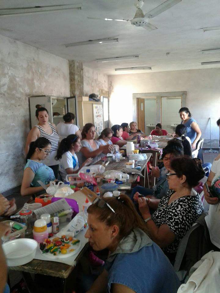Dictarán talleres gratuitos de peluquería y porcelana fría en el CIC San Carlos