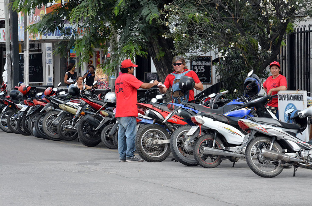 Una Asociación Civil será la encargada de organizar el estacionamiento en el centro bandeño