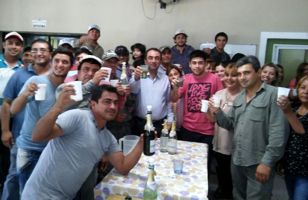 Estación Simbolar: Municipales percibieron bono de fin de año y aguinaldo Estación Simbolar: Municipales percibieron bono de fin de año y aguinaldo