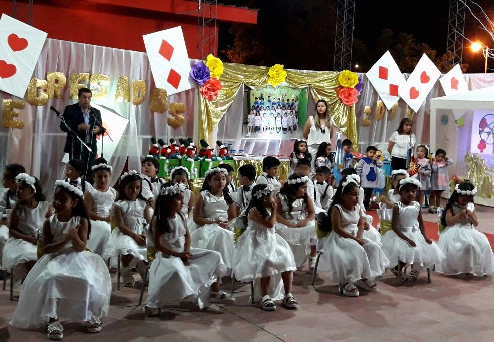 Colorido cierre del ciclo lectivo 2017 de los jardines municipales de Clodomira