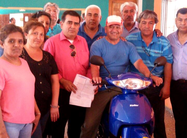 Suoem Banda sorteó una moto 0 KM e hizo feliz a un afiliado