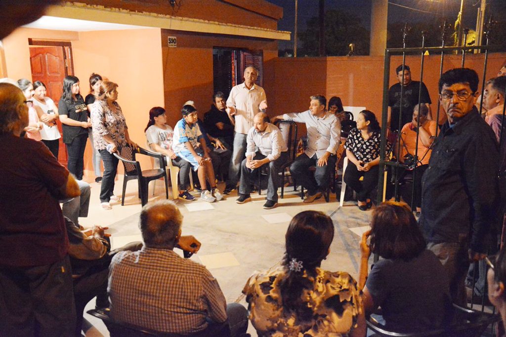 Mirolo escuchó las necesidades de los vecinos del barrio Los Lagos