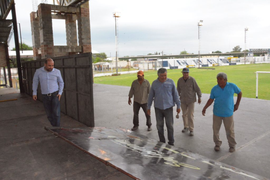La Salamanca: A días de su inicio, avanzan los trabajos en el Club Sarmiento La Salamanca: A días de su inicio, avanzan los trabajos en el Club Sarmiento