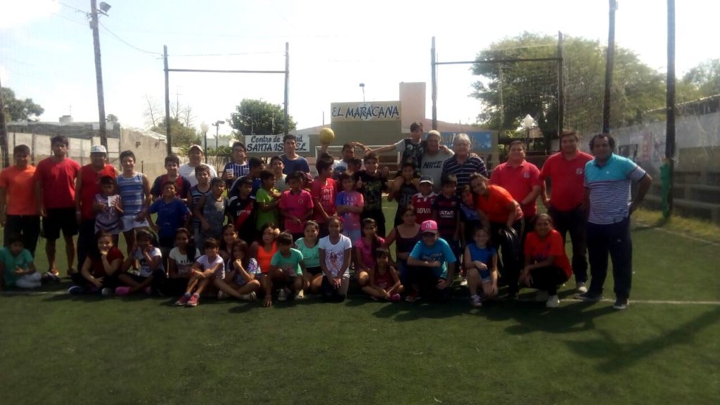 Mañana de juegos, concursos y deporte para los chicos de Clodomira