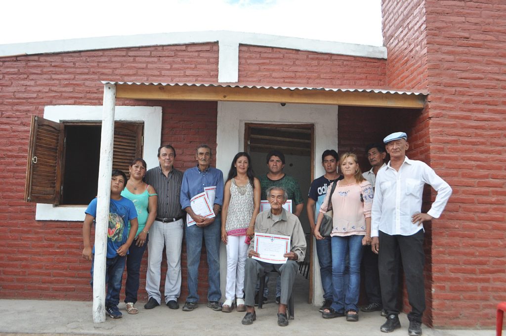 Las viviendas sociales llegarán “a cada rincón de la provicia”