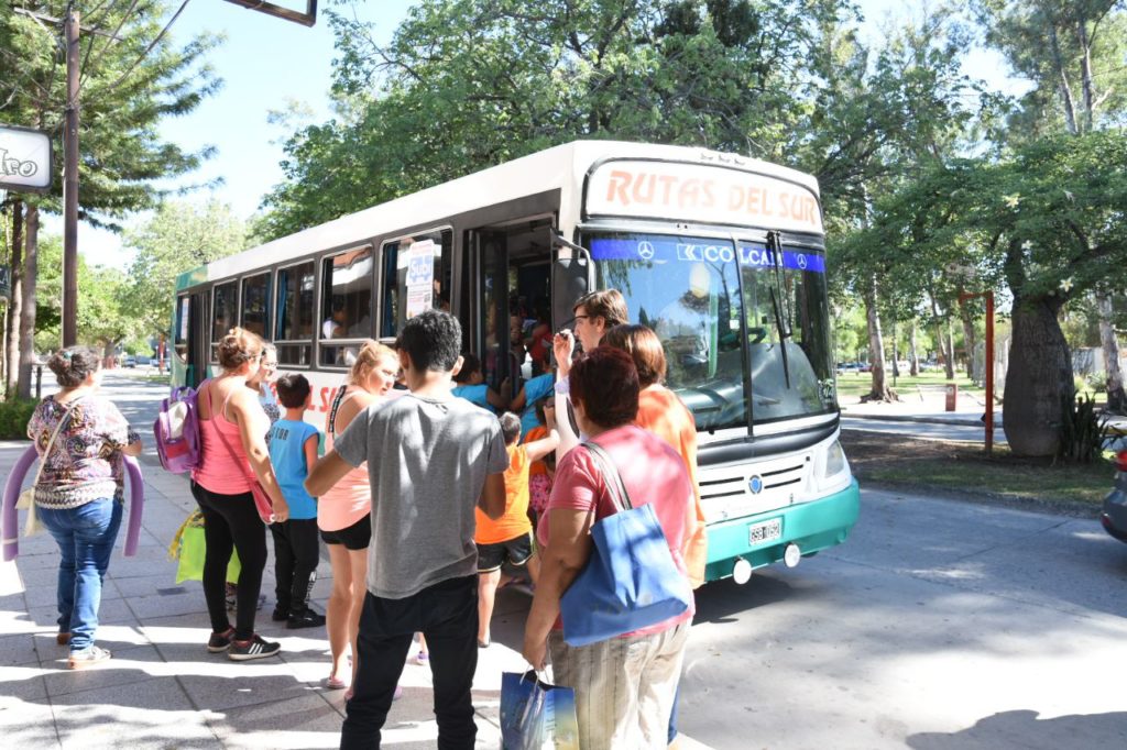 Las Termas: Comenzó a funcionar el servicio de transporte urbano y dieron importantes anuncios