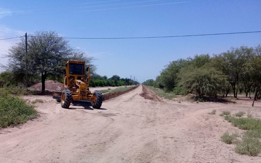 Vialidad de la provincia realiza mejoras en caminos de El Cruce