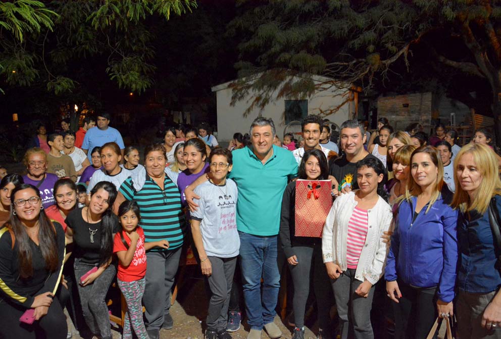 Mateada, lotería y sorteos entre las mujeres de Villa Suaya