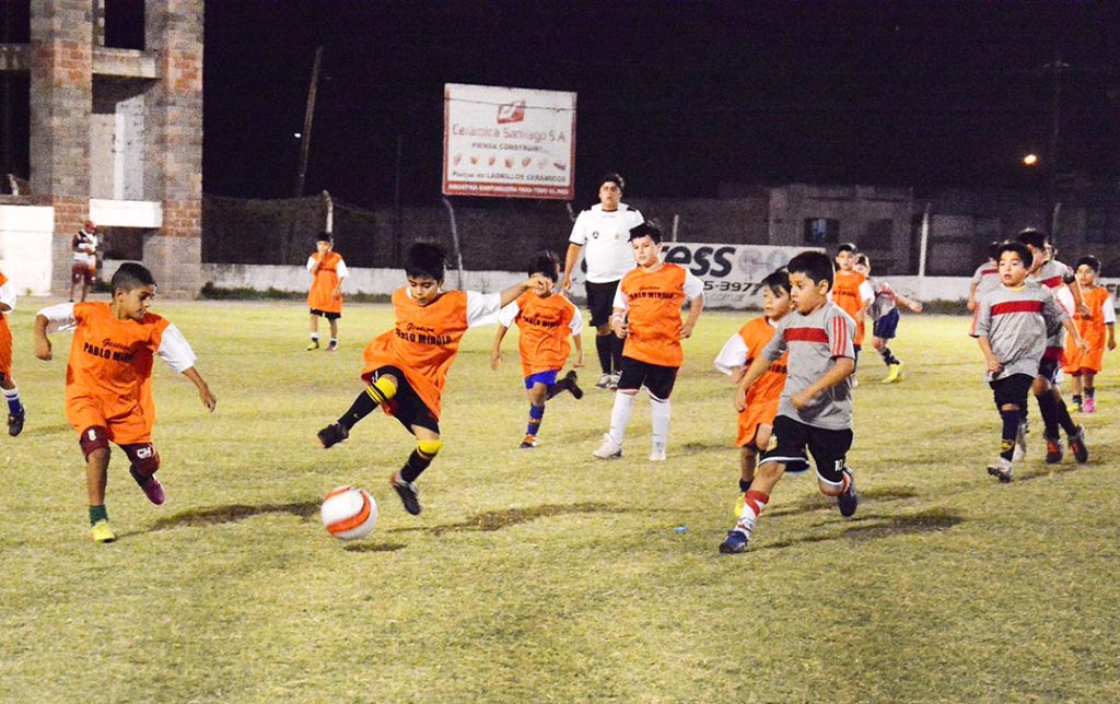 El fútbol infantil vuelve a convocar a decenas de equipos en la ciudad El fútbol infantil vuelve a convocar a decenas de equipos en la ciudad