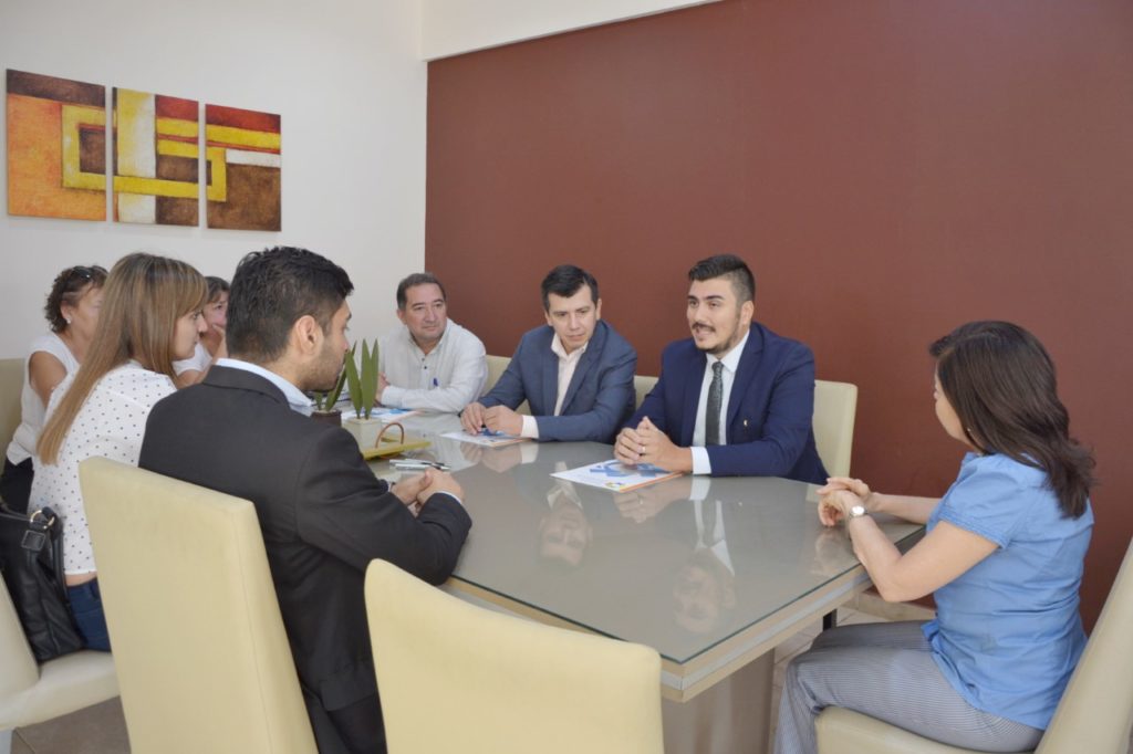 Humanidades firmó un convenio para trabajar en problemáticas sociales junto a la comuna capitalina Humanidades firmó un convenio para trabajar en problemáticas sociales junto a la comuna capitalina