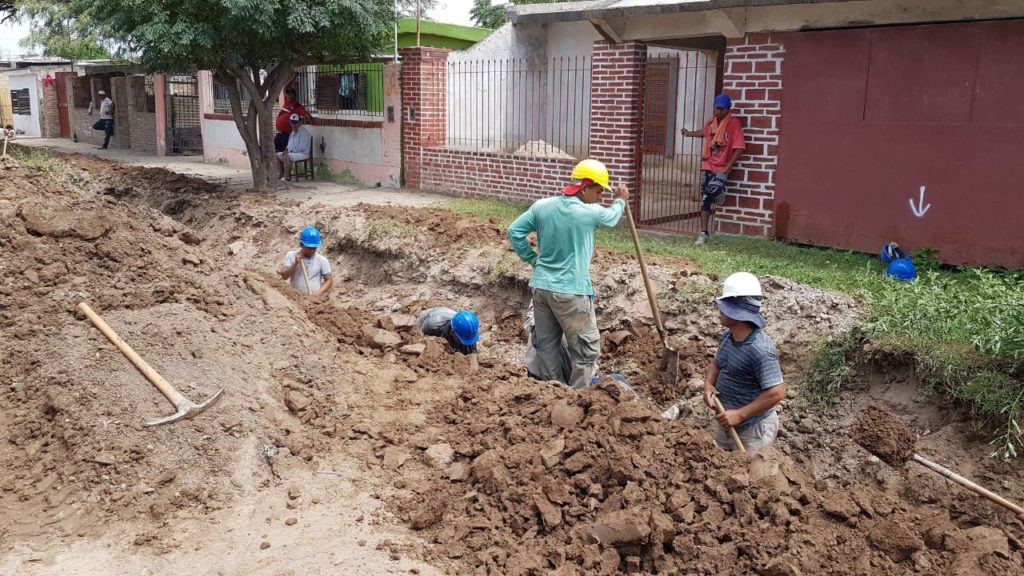 Extensión de la red de agua potable para el barrio IV Centenario.