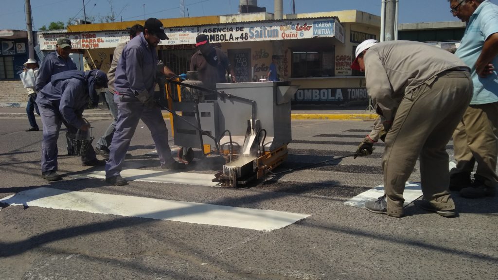 Continúan demarcando sendas en el casco céntrico